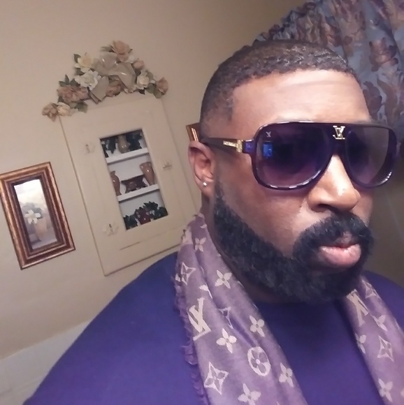 Meet your Posher, Kareem - Picture 1 of 7